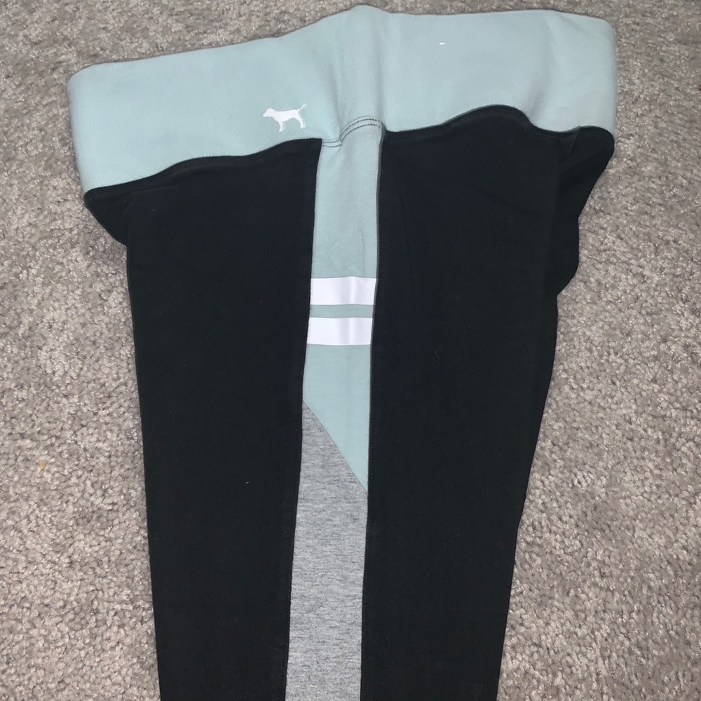 VS PINK cropped yoga pants - Picture 5 of 5